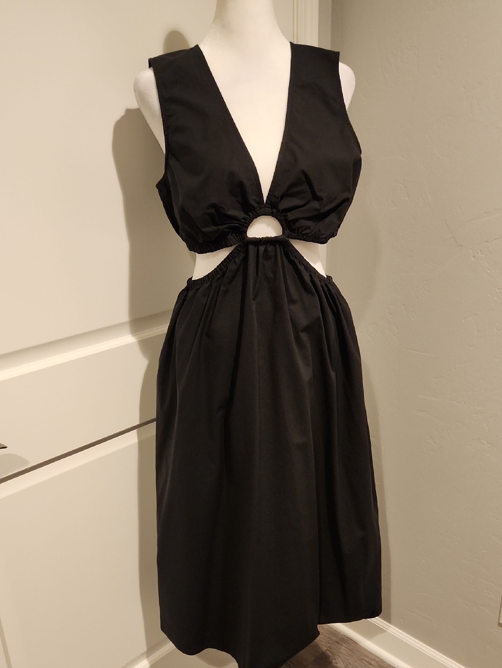 Rails Rizo Cutout Poplin Black Midi Dress with Front V- Neck- Medium - Picture 3 of 11